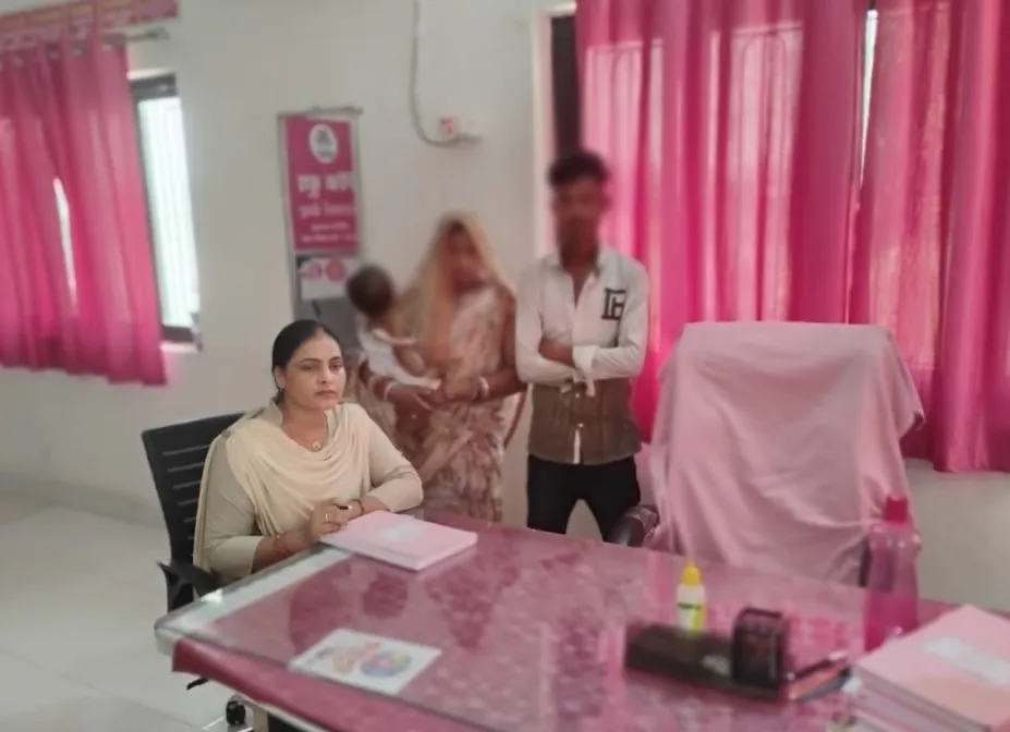 पिंक बूथ थाना धनघटा द्वारा 08 परिवार के मध्य कराया गया सुलह समझौता