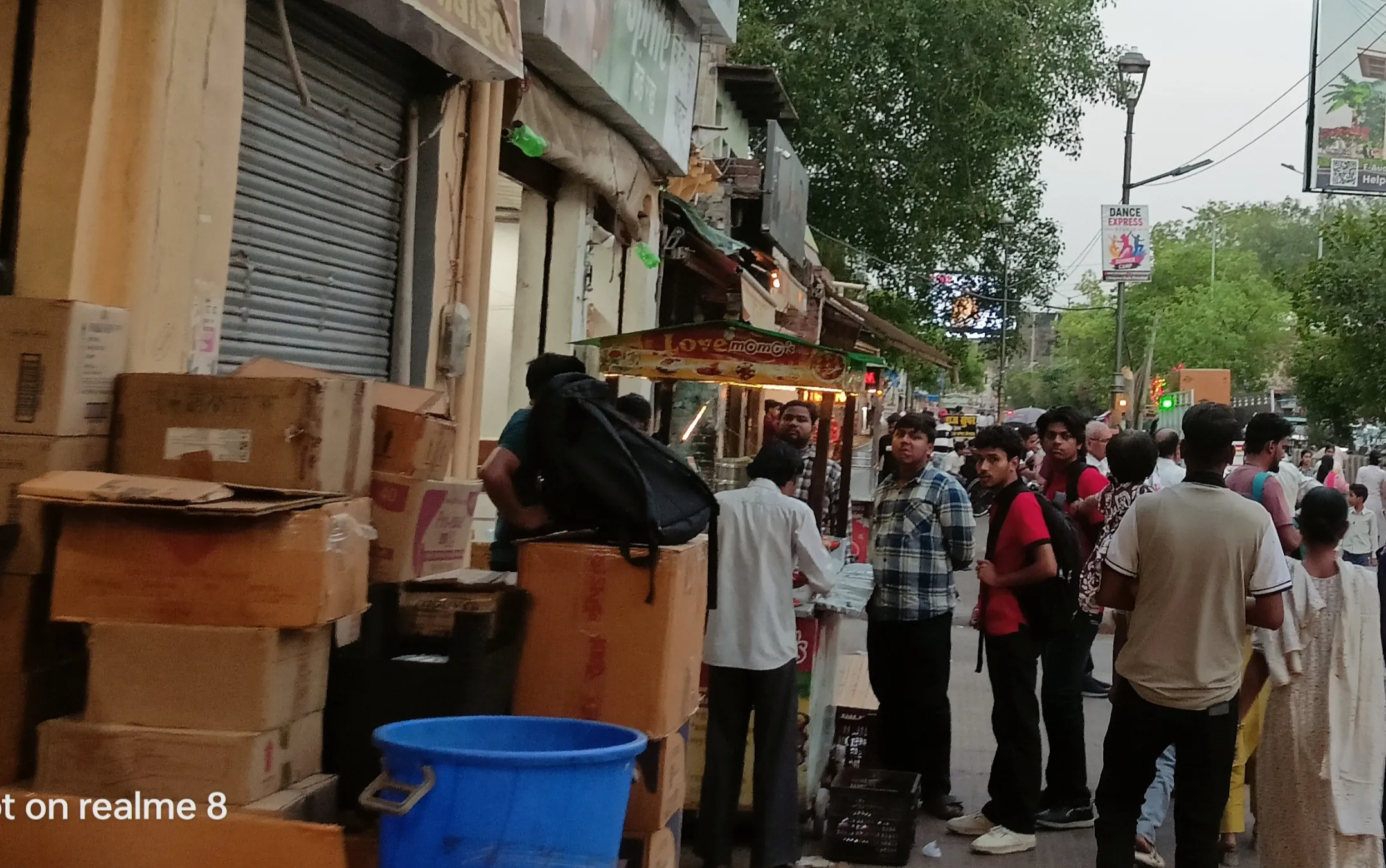 नगर निगम का अतिक्रमण अभियान एक दिन में सिमटा, फुटफाथो पर फिर हुआ कब्जा