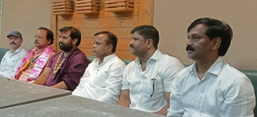 भागवत सेवा धर्म परिवार ट्रस्ट द्वारा रामचन्द्र पालीवाल हॉल में आयोजित की जाने वाली भागवत कथा को लेकर प्रेस वार्ता का आयोजन