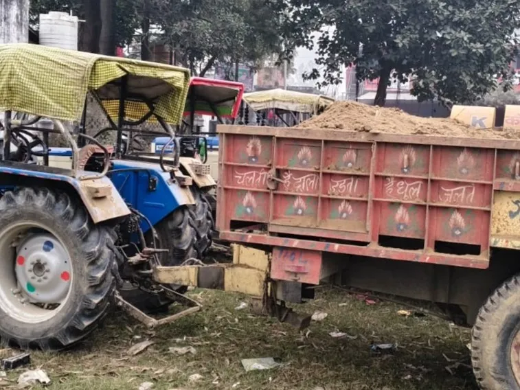 मैगलगंज थाना क्षेत्र में अवैध खनन पर बड़ी कार्रवाई, तीन ट्रैक्टर-ट्रालियां सीज