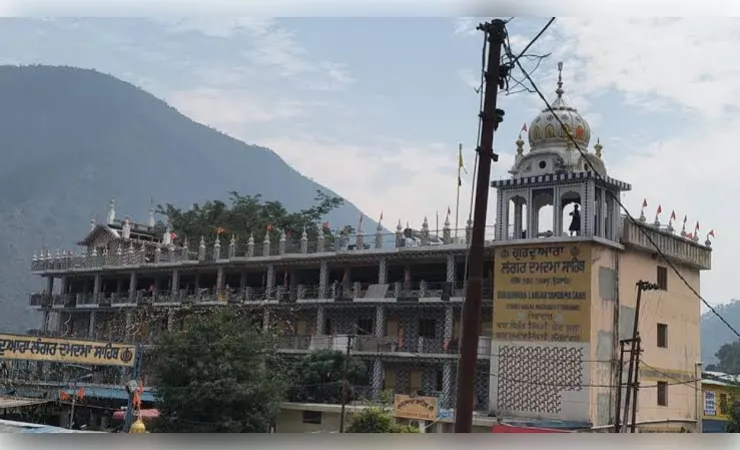 तीर्थयात्री बनकर आए फिर बन गए संकट का कारण