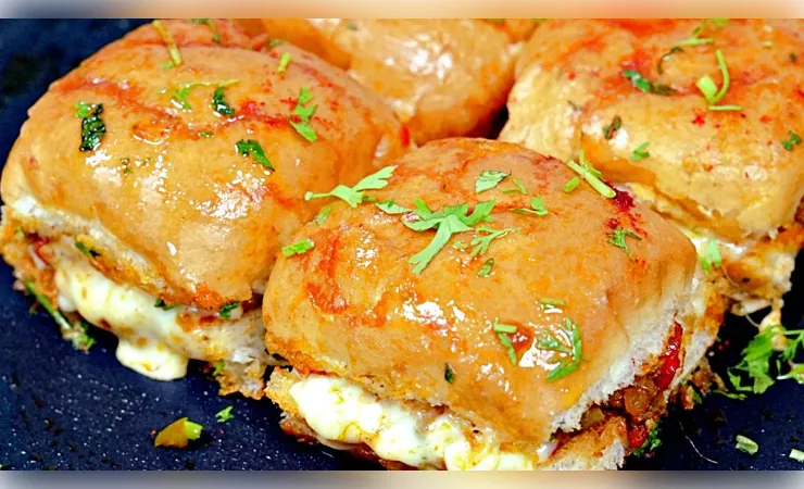 स्ट्रीट फूड चीज मसाला पाव का खाने में बेहद लाजवाब कैसे बनाएं ?