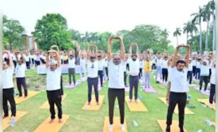 योग दिवस पर योगमय हुआ रेजीडेन्सी, जन-जन तक योग का पहुंचाने का आह्वान