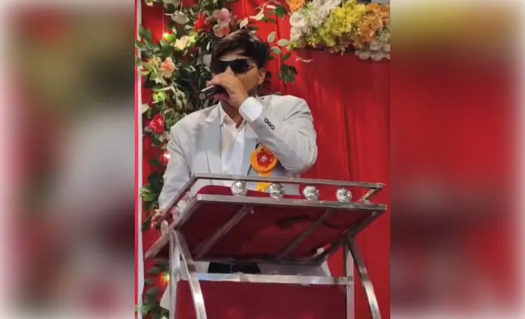 मशहूर हास्य कलाकार अभय कुमार शर्मा ने दुद्धी प्रेस क्लब के कार्यक्रम में छोड़ा ऐसा छाप की चारों तरफ हो रही चर्चा 
