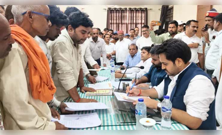 सोशल मीडिया पर रिश्वत लेने का वीडियो वायरल होने के मामले में डीएम ने की तत्काल कार्रवाई, राजस्व निरीक्षक निलंबित
