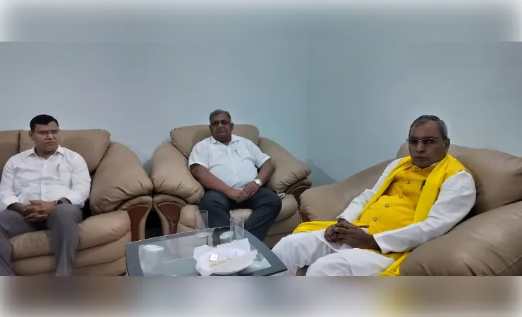 सरकारी योजनाओं का लाभ हर व्यक्ति तक पहुंचाने के लिए प्रशासन सैदव तत्पर: राजभर