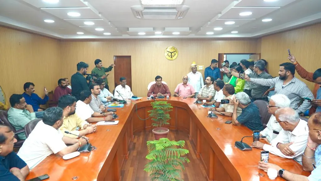 संघर्ष समिति ने की उत्पीड़नात्मक कार्यवाहियां वापस लेने मांग