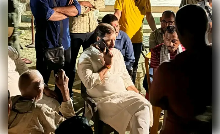 सद्दोपुर हत्याकांड: पूर्व सांसद ने पीड़ित परिवार से की मुलाकात, दोषियों पर सख्त कार्रवाई की मांग