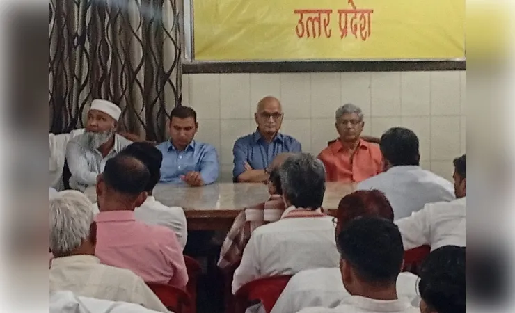आउटसोर्स पोर्टल की आड़ में संविदा कर्मियों की छंटनी की तैयारी चिंताजनक: समिति