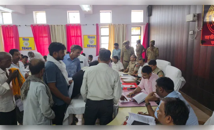 डीएम-एसपी की अध्यक्षता में सम्पूर्ण समाधान दिवस, भूमि विवाद निस्तारण को दी प्राथमिकता