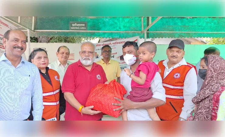 पोषण पोटली से बढ़ा हौसला, रेड क्रॉस और रोटरी क्लब ने 25 टीबी मरीजों तक पहुंचाई संवेदना