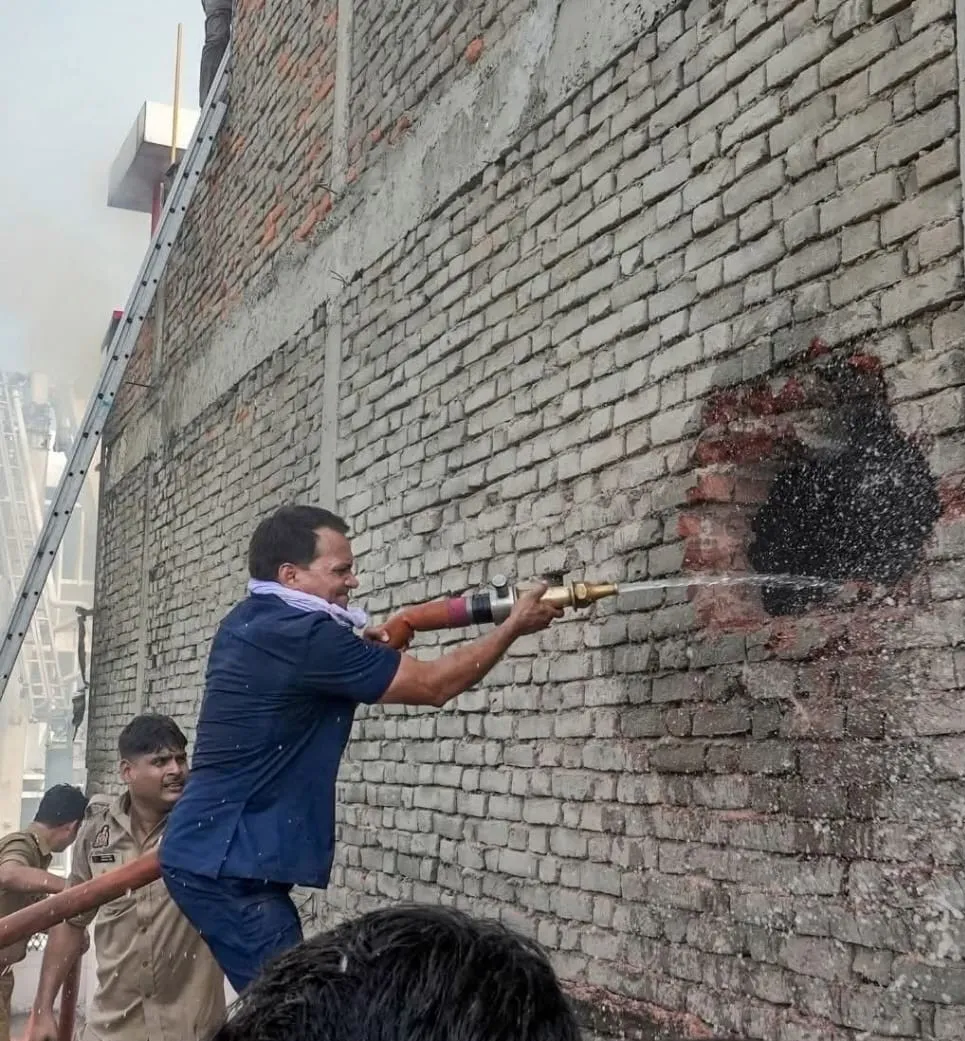 राज्यपाल के पर्सनल सिक्योरिटी अफसर ने बचाई कई की जान