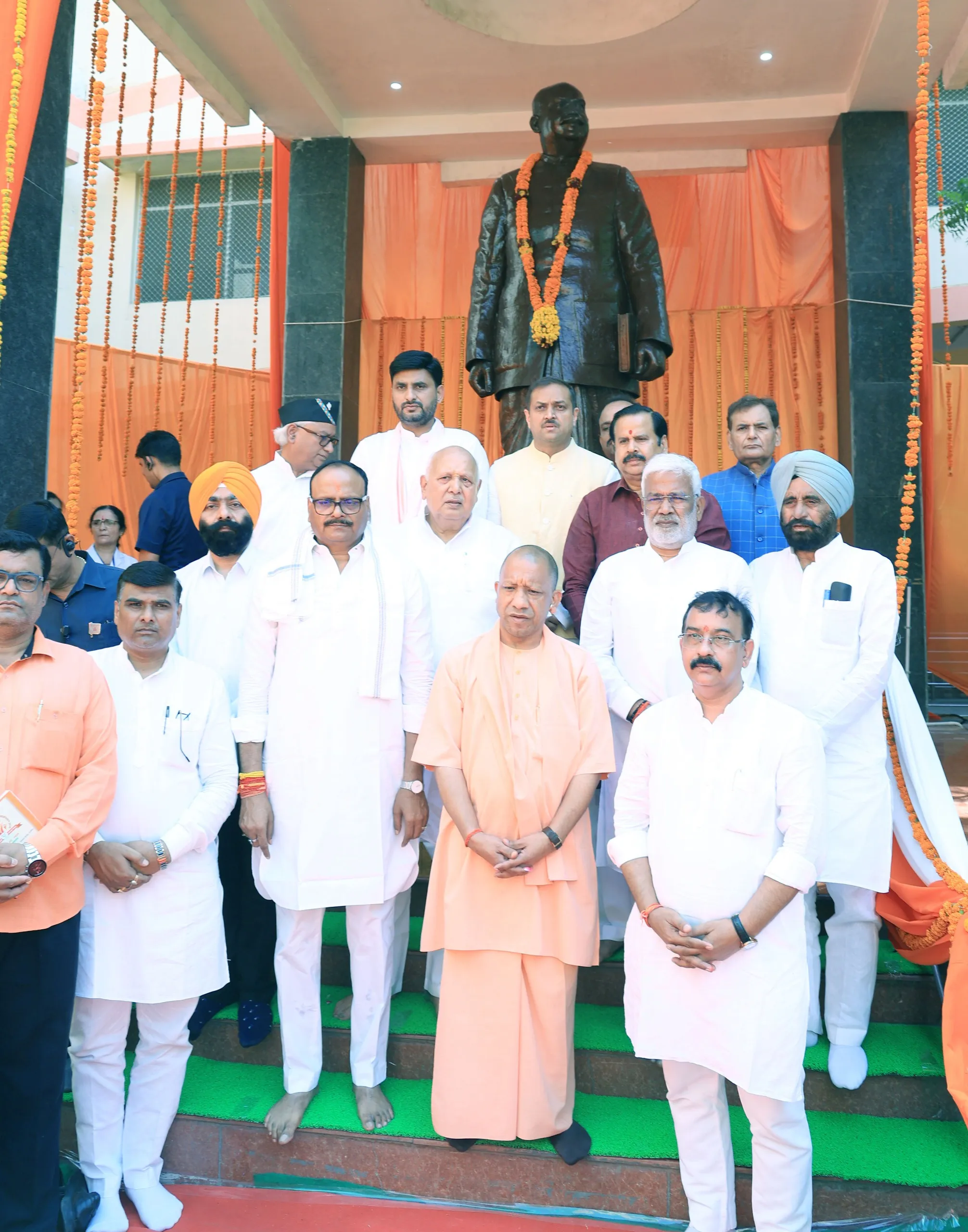 मुख्यमंत्री ने दी डॉ. श्यामा प्रसाद मुखर्जी को श्रद्धांजलि  