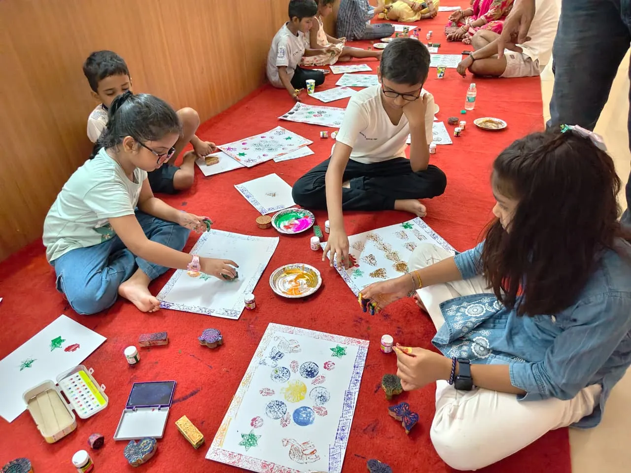 खुशियों की पाठशाला में ब्लॉक प्रिंटिंग एक्टिविटी का आयोजन   