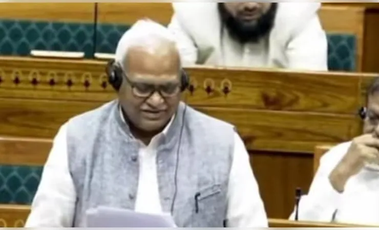 जौनपुर सिटी स्टेशन पर ट्रेनों के ठहराव की मांग, रेल मंत्री ने जांच के दिए निर्देश