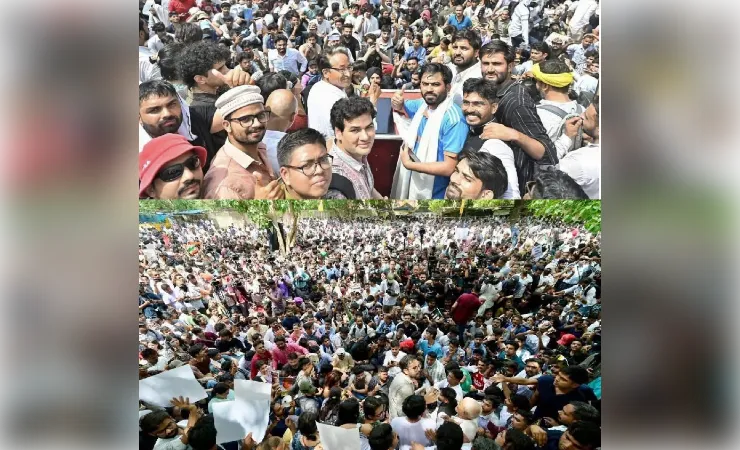 कॉकरोच पार्टी की एंट्री से बढ़ी राजनीतिक हलचल, भीड़ और जोश ने खींचा ध्यान
