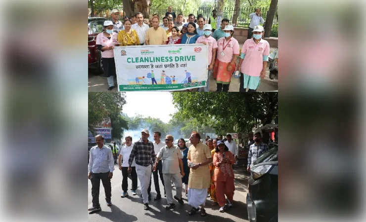 रोहिणी वार्ड-53 में महापौर प्रवेश वाही ने लिया स्वच्छता व्यवस्था का जायजा
