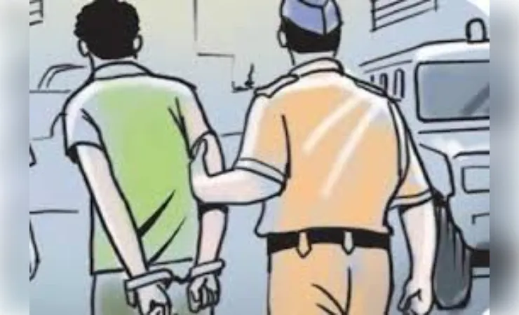 परीक्षा देने जा रही युवतियों से छेड़छाड़, पुलिस मुठभेड़ के बाद आरोपी गिरफ्तार