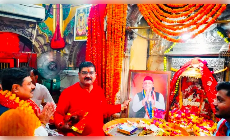 जन्मदिन पर सपा मुखिया को संतों ने दिया आशीष