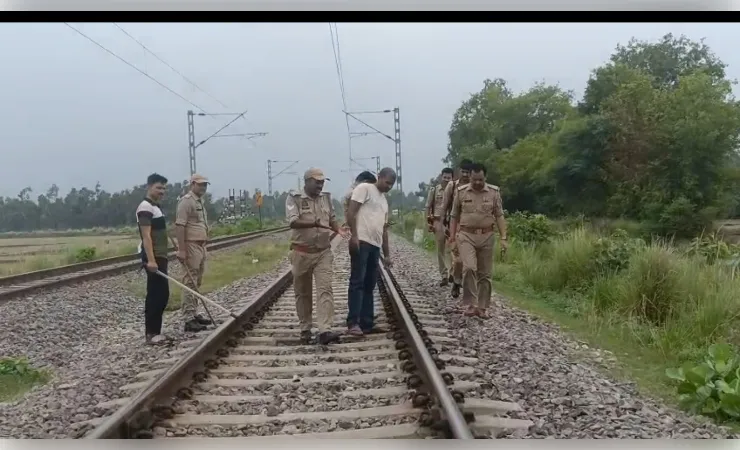 फुरसतगंज में रेलवे ट्रैक पर अज्ञात महिला का शव मिलने से सनसनी, शिनाख्त में जुटी पुलिस