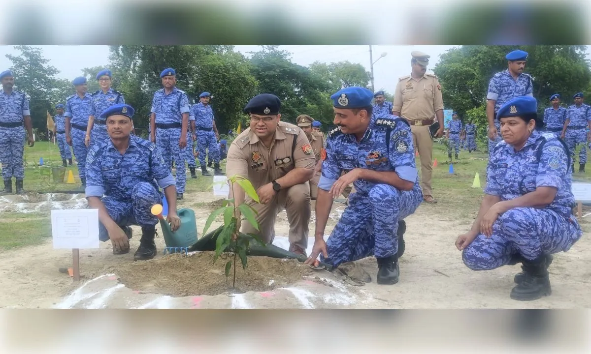 आरएएफ परिसर में पौधरोपण, एक पेड़ माँ के नाम' अभियान से जुड़ने का किया संकल्प