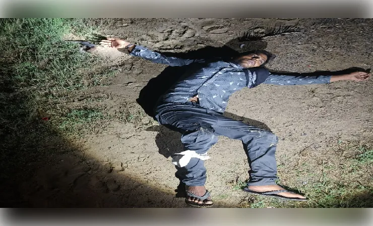 डॉक्टर से लूट करने वाला कुख्यात बदमाश पुलिस मुठभेड़ में गिरफ्तार,असलाह और नगदी बरामद