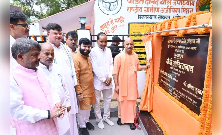 हनुमानगढ़ी की सीढ़ियों पर नमाज पढ़वाने का पाप करने वाले क्या जामा मस्जिद में हनुमान चालीसा करा पाएंगे :  योगी