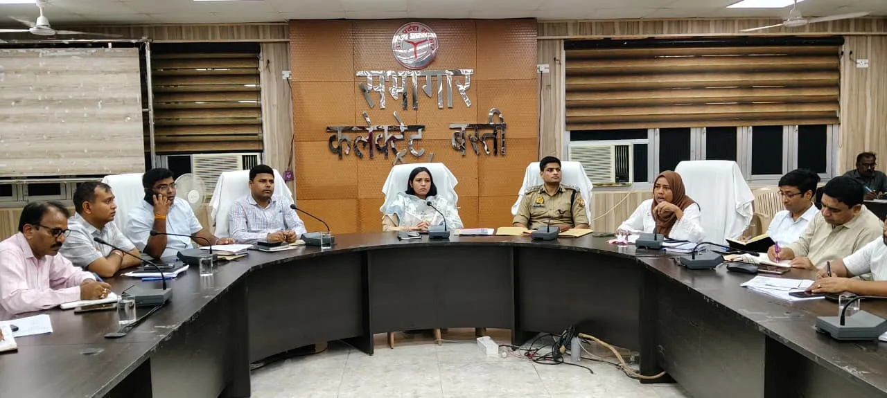 वृक्षारोपण अभियान पर्यावरण संरक्षण, जल संरक्षण की दिशा में एक महत्वपूर्ण पहल - डीएम 