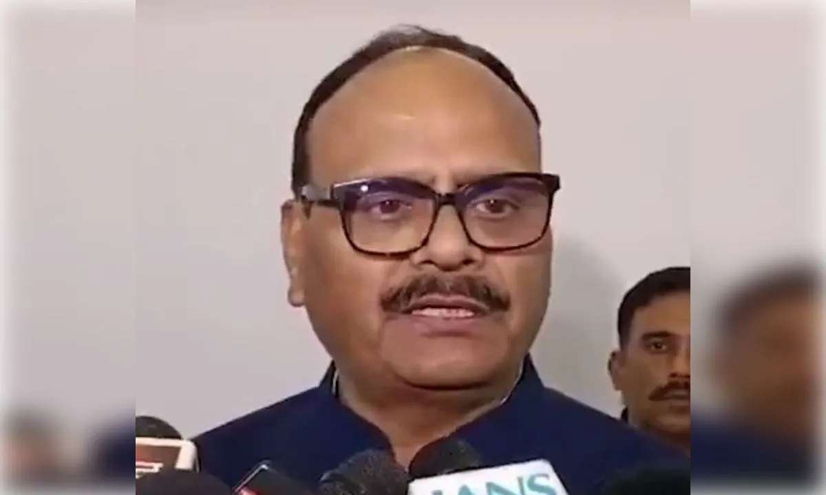समाजवादी पार्टी के लोग बहरूपिए हैं, तुष्टिकरण की करते हैं राजनीति : ब्रजेश पाठक