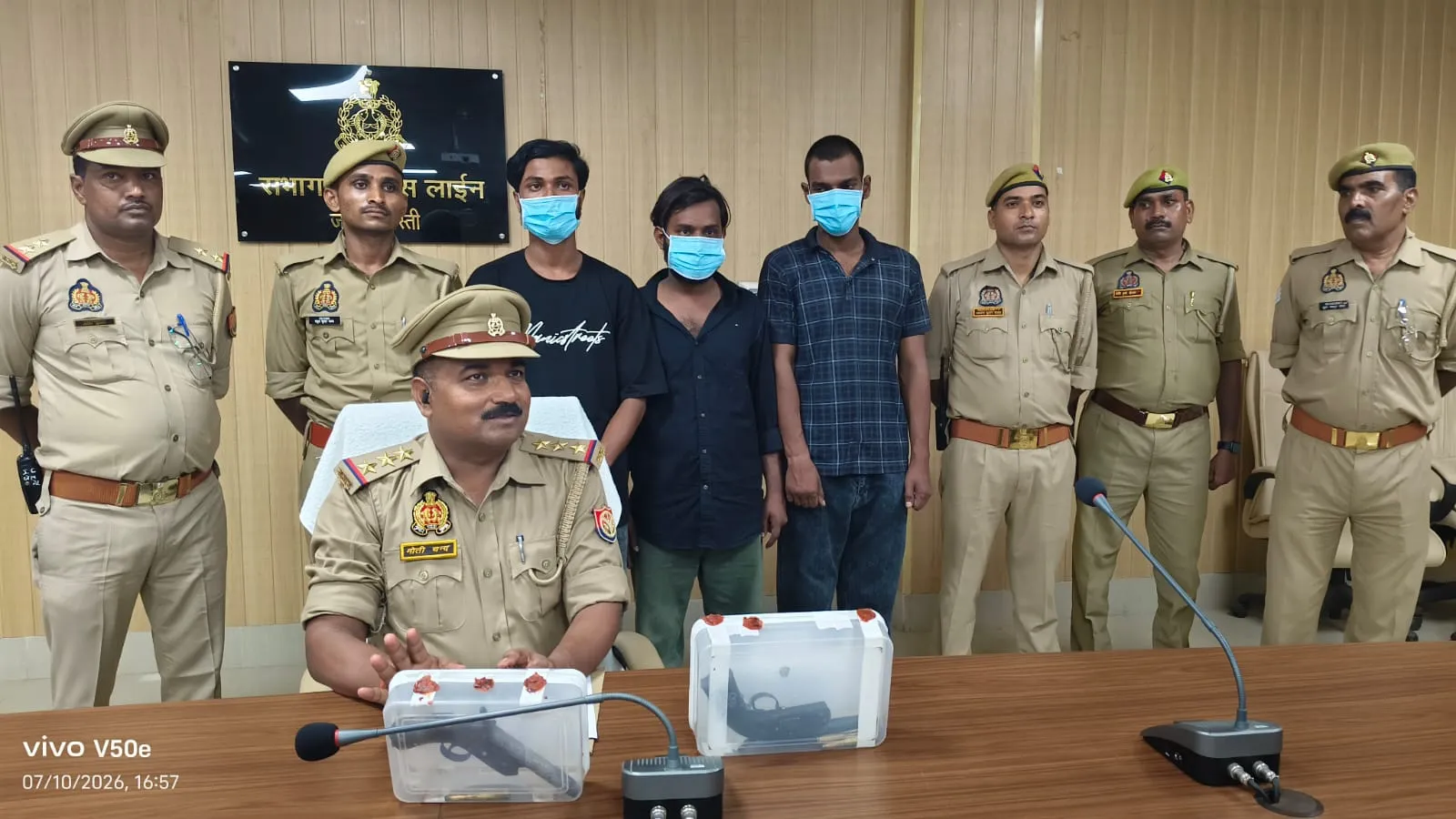 पुलिस पर फायरिंग कर भाग रहे तीन अभियुक्त गिरफ्तार