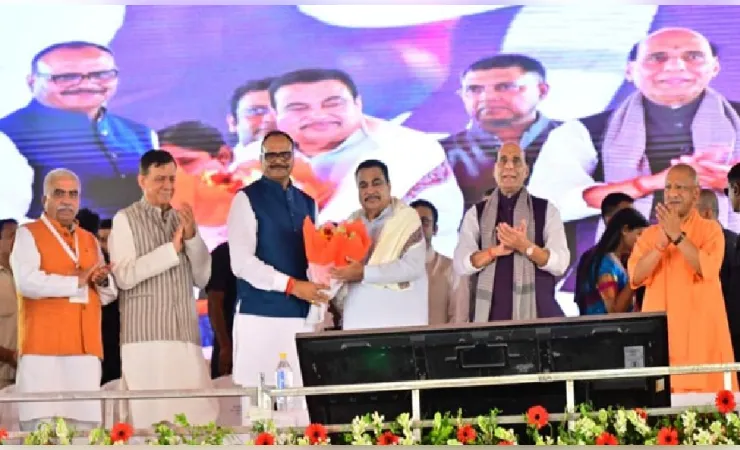 हवा में उड़ने वाली बस लाने वाला हूँ : नितिन गड़करी
