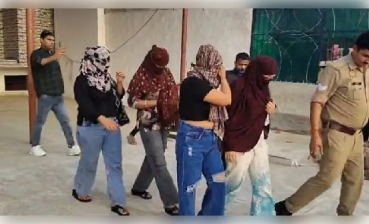 मेरठ में होटल की आड़ में जिस्मफरोशी का धंधा बेनकाब! व्हाट्सएप पर होती थी डील, पुलिस के छापे से मचा हड़कंप