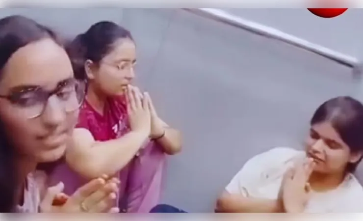 लिफ्ट में फंसे चार बच्चाें ने जान बचाने के लिए पढ़ी हनुमान चालीसा, वीडियाे वायरल