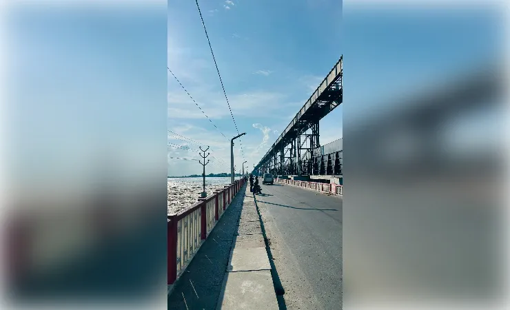  नेपाल में कोशी नदी उफान पर, बैराज के 56 में से 21 फाटक खोले गए