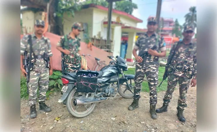 एसएसबी ने प्रतिबंधित कोडीन युक्त कफ सिरप के साथ बाइक किया बरामद,तस्कर फरार