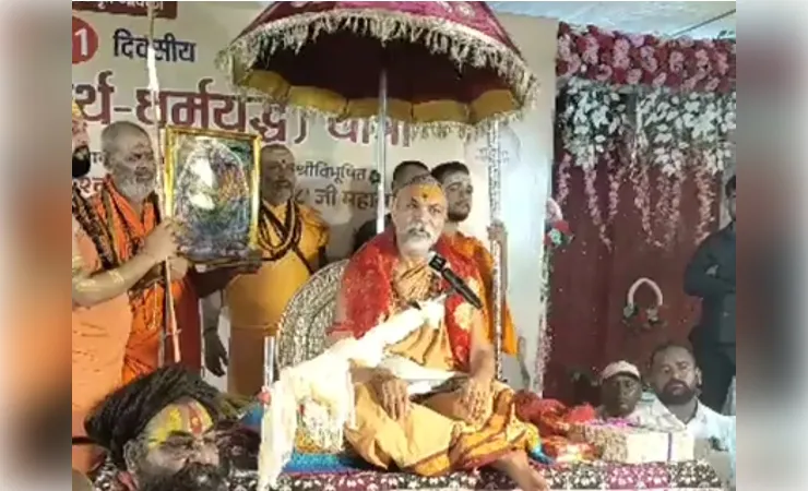 शंकराचार्य अविमुक्तेश्वरानंद ने हनुमानगढ़ी में किया दर्शन