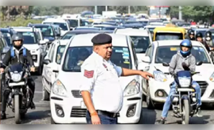 लखनऊ में आज बदलेगा ट्रैफिक रूट, बैतुल माल का अषरा मजलिस के चलते कई मार्ग रहेंगे बंद