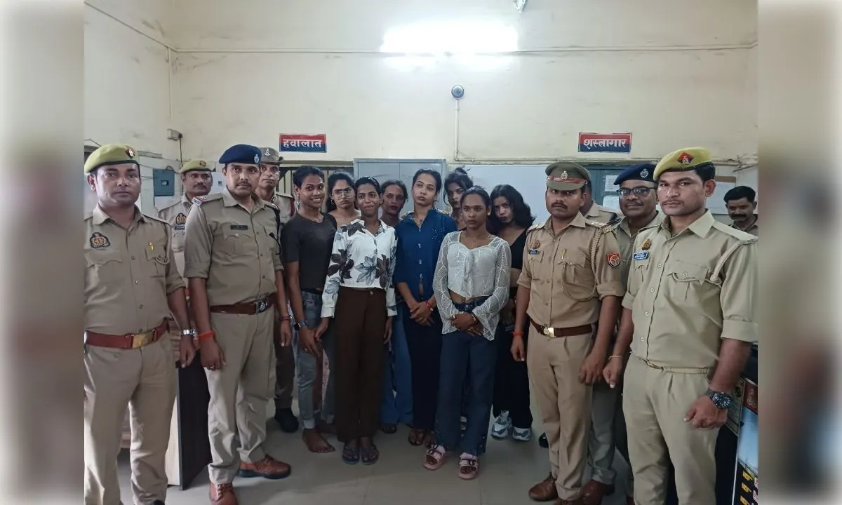  रेल यात्रियों से अभद्रता और हंगामे के आरोप में नौ किन्नर गिरफ्तार