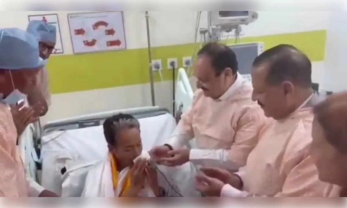 पेपर लीक के विरोध में बैठे सोनम वांगचुक ने 26 दिन बाद तोड़ा अनशन