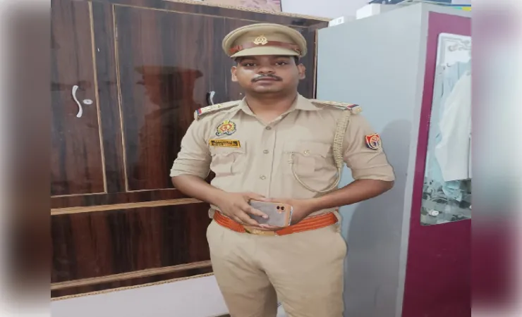  पुलिसकर्मियों पर रौब झाड़ रहे फर्जी दरोगा को चोलापुर पुलिस ने दबोचा