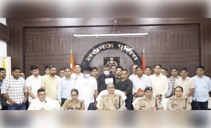 अंतरराष्ट्रीय साइबर फ्रॉड कॉल सेंटर का लखनऊ में भंडाफोड़, 119 आरोपी गिरफ्तार