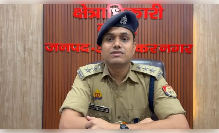 प्रेम प्रसंग को लेकर सड़क पर विवाद, महिला घायल, बोलेरो लेकर युवक फरार