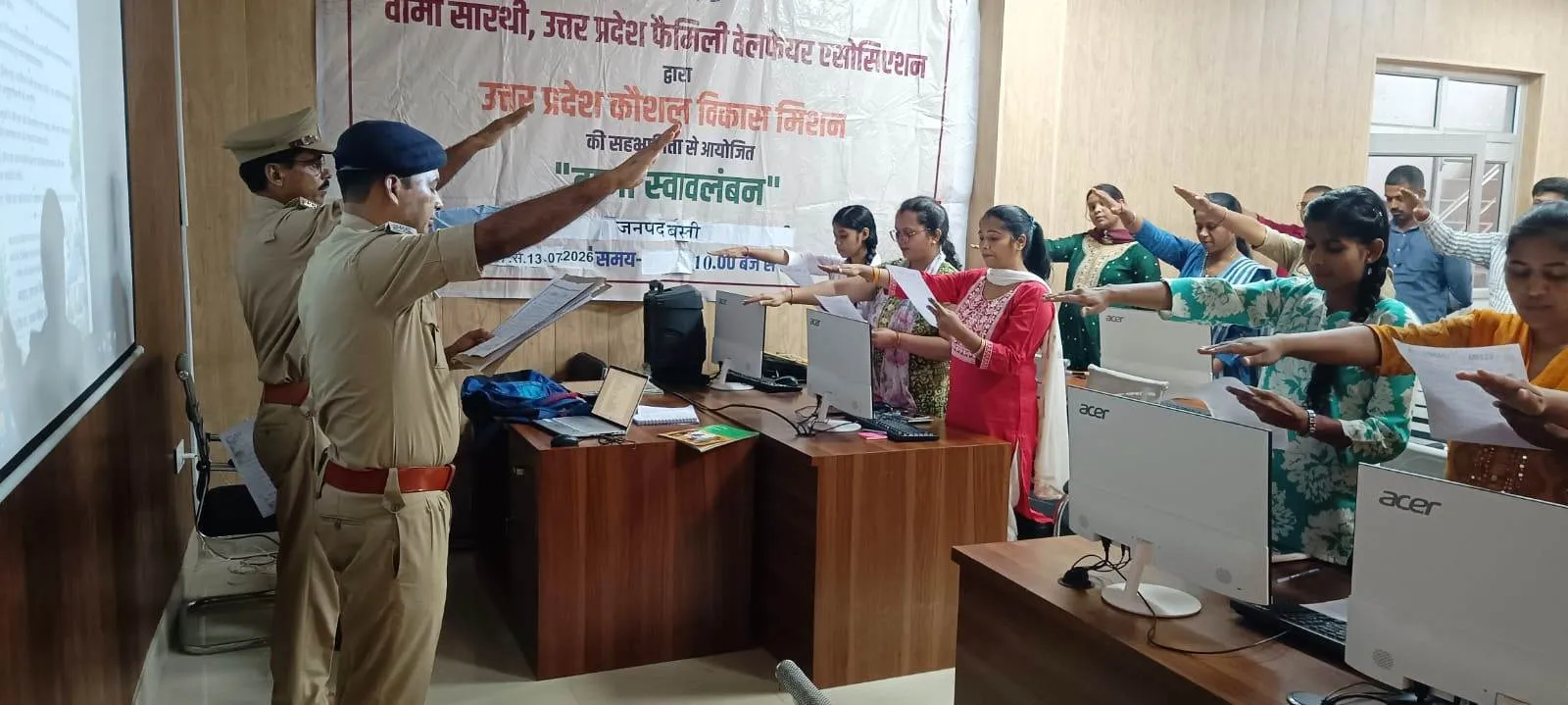 वामा सारथी टीम ने बच्चों को दिलाई 'इको चैंप्स' की शपथ