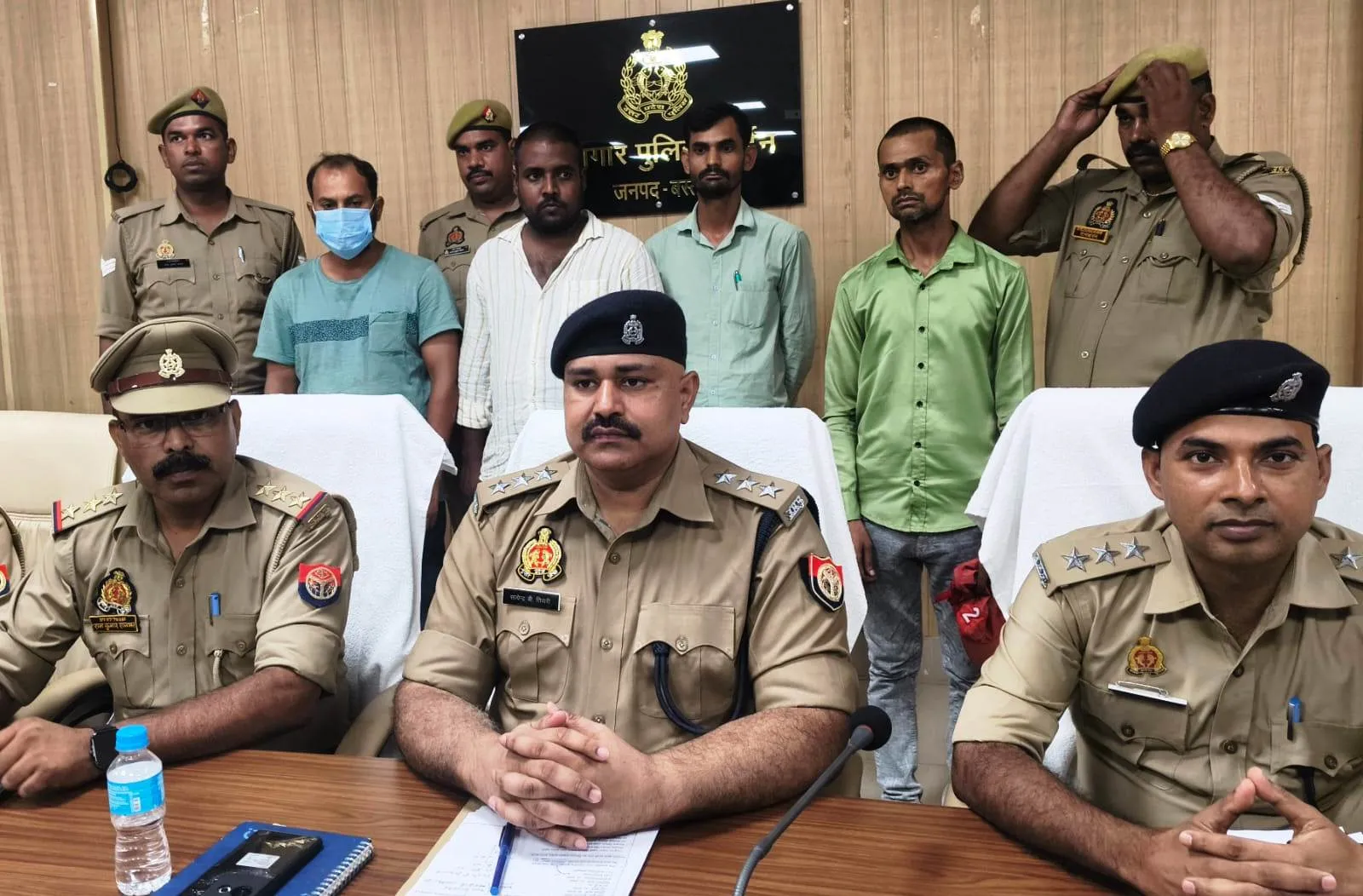 शेयर ट्रेडिंग का झांसा देकर करोड़ो की ठगी करने वाले गिरोह का सरगना सहित 4 गिरफ्तार 