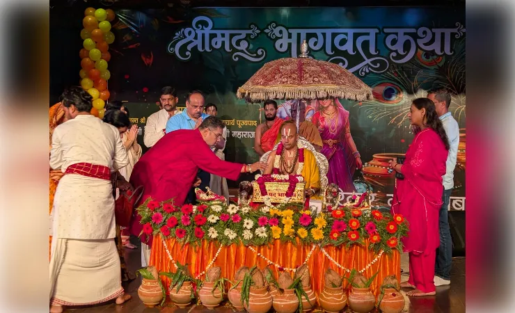 पूतना वध, भगवान श्रीकृष्ण की बाल लीलाओं एवं श्री गोवर्धन पूजा की कथा सुन भाव-विभोर हुए श्रद्धालु