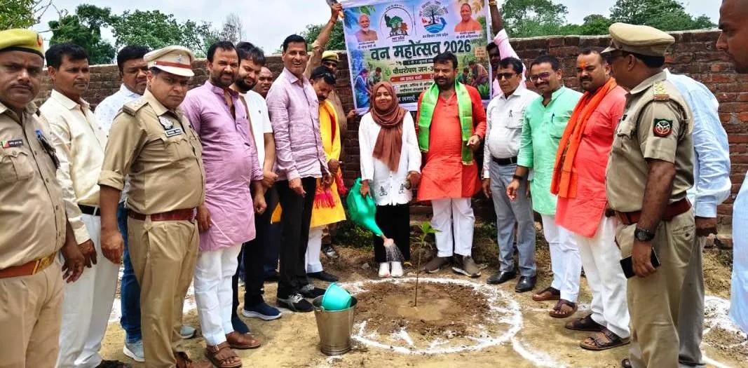 सीडीए एकेडमी के 16 वें स्थापना दिवस पर रोपे एक पेड़ मां के नामः दिया पर्यावरण रक्षा का संदेश