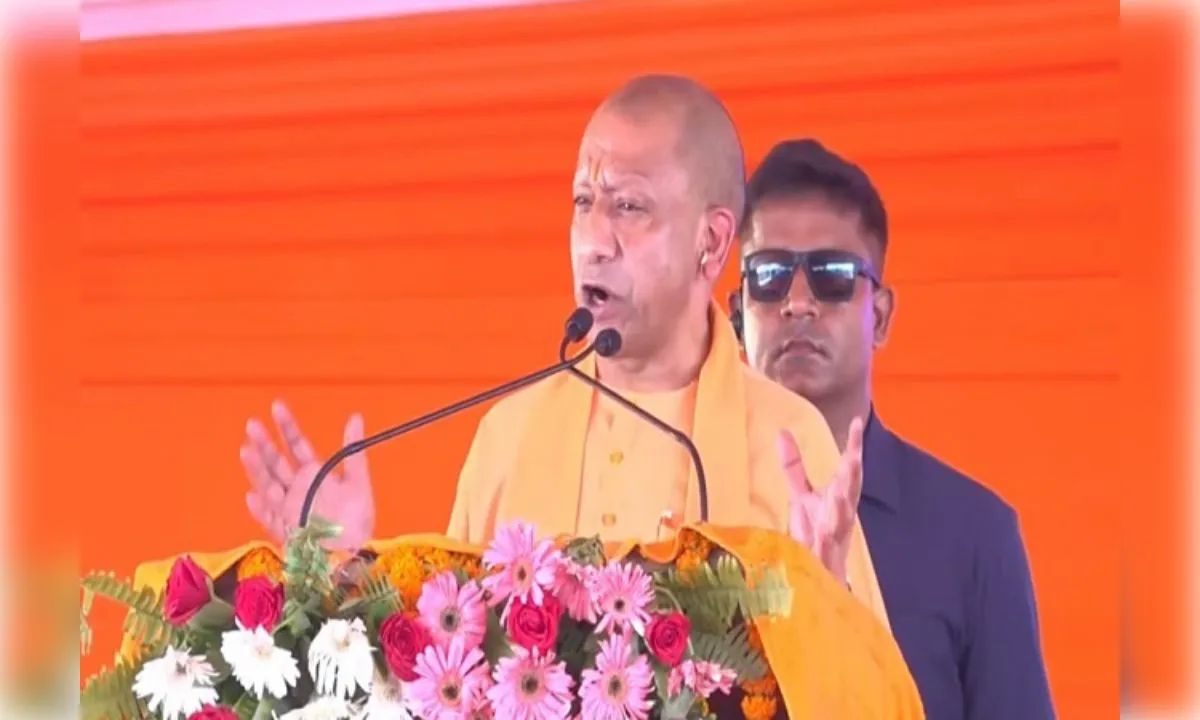 सपा-कांग्रेस की देन हैं नकल माफिया, इनकी जगह जेल या जहन्नुम : योगी आदित्यनाथ