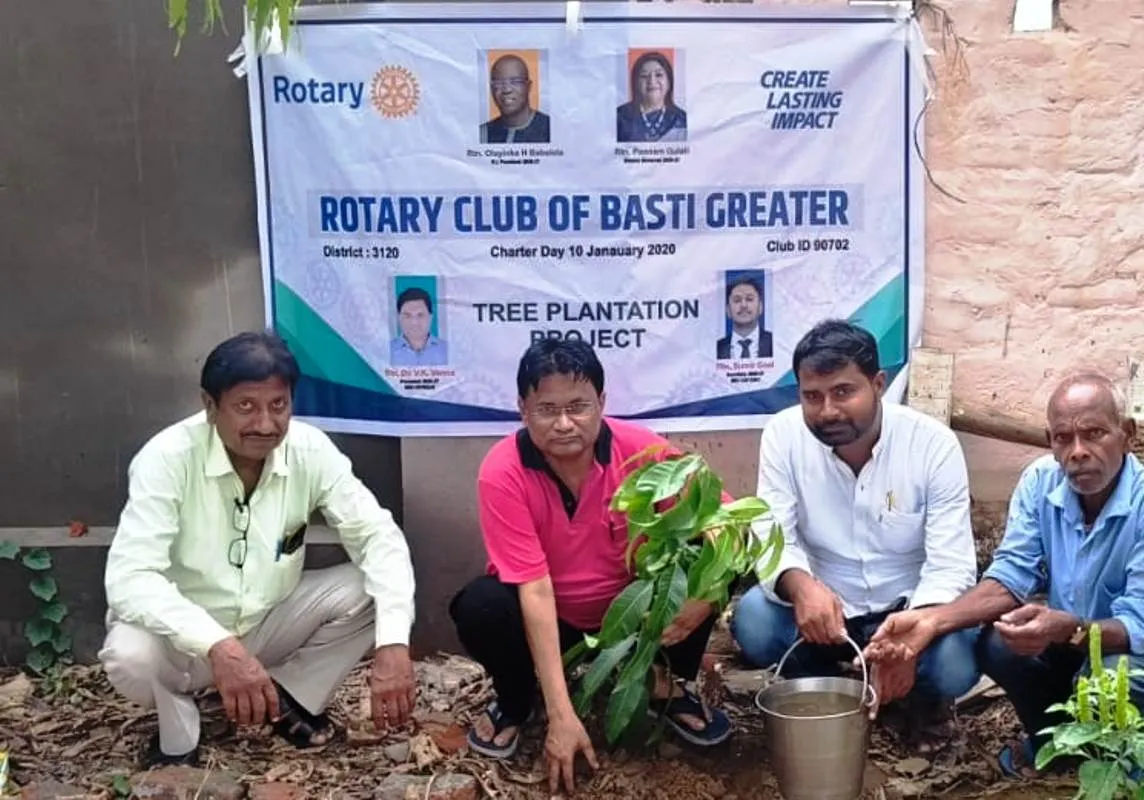 रोटरी क्लब बस्ती ग्रेटर ने रोपे पौध, दिया पर्यावरण रक्षा का संदेश