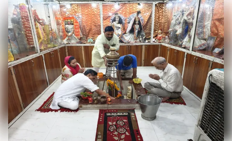 सावन के पहले दिन भोलेनाथ की भक्ति में डूबा गाजियाबाद, 'हर-हर महादेव' के जयघोष से गूंजा शिव बालाजी धाम