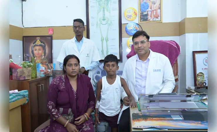 दूरबीन सर्जरी से बचाया गया न वर्षीय बच्चे का घुटना
